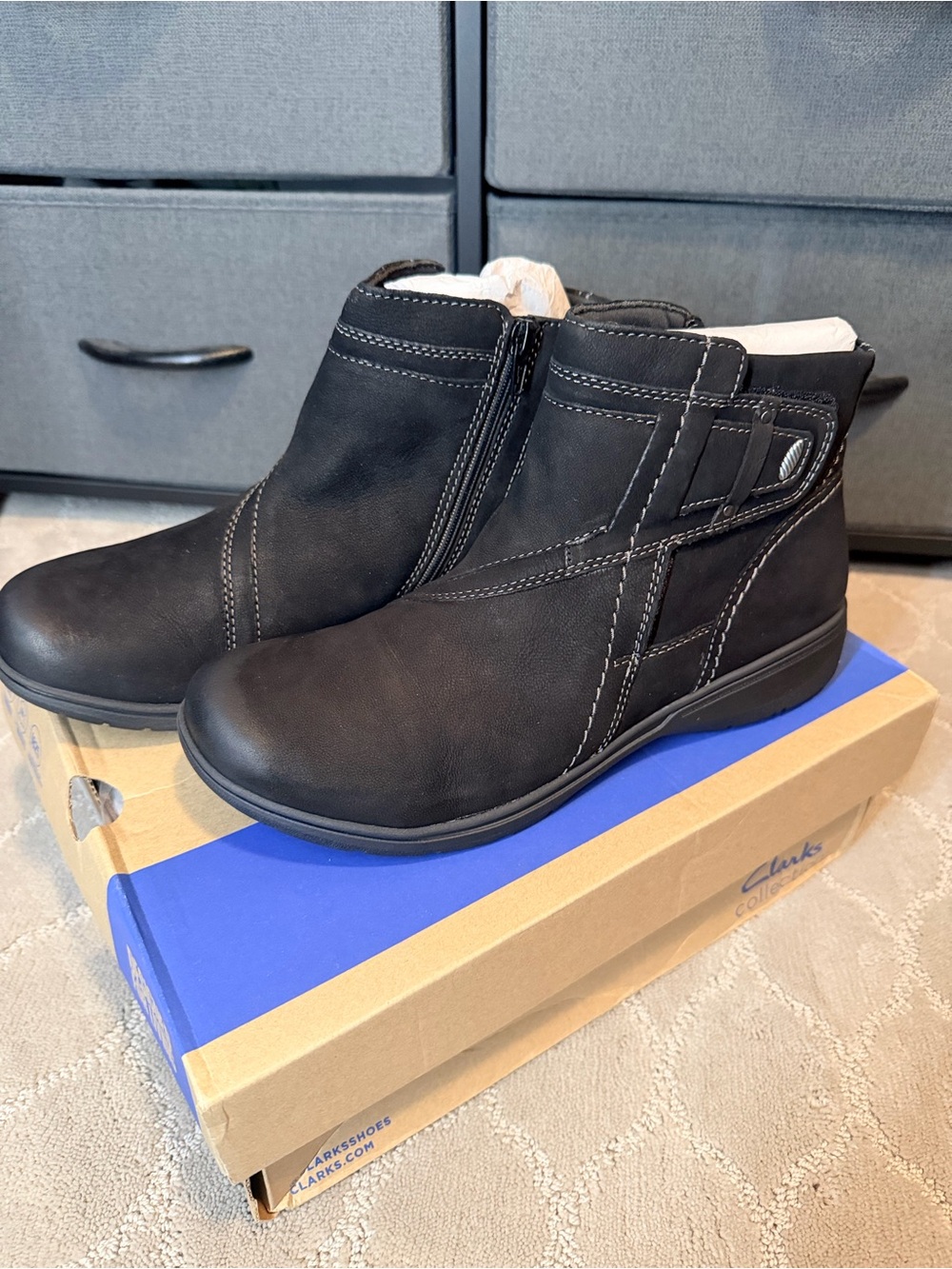 Clarks Carleigh Black Women's Low Ankle Zip Boots 9.5 WIDE